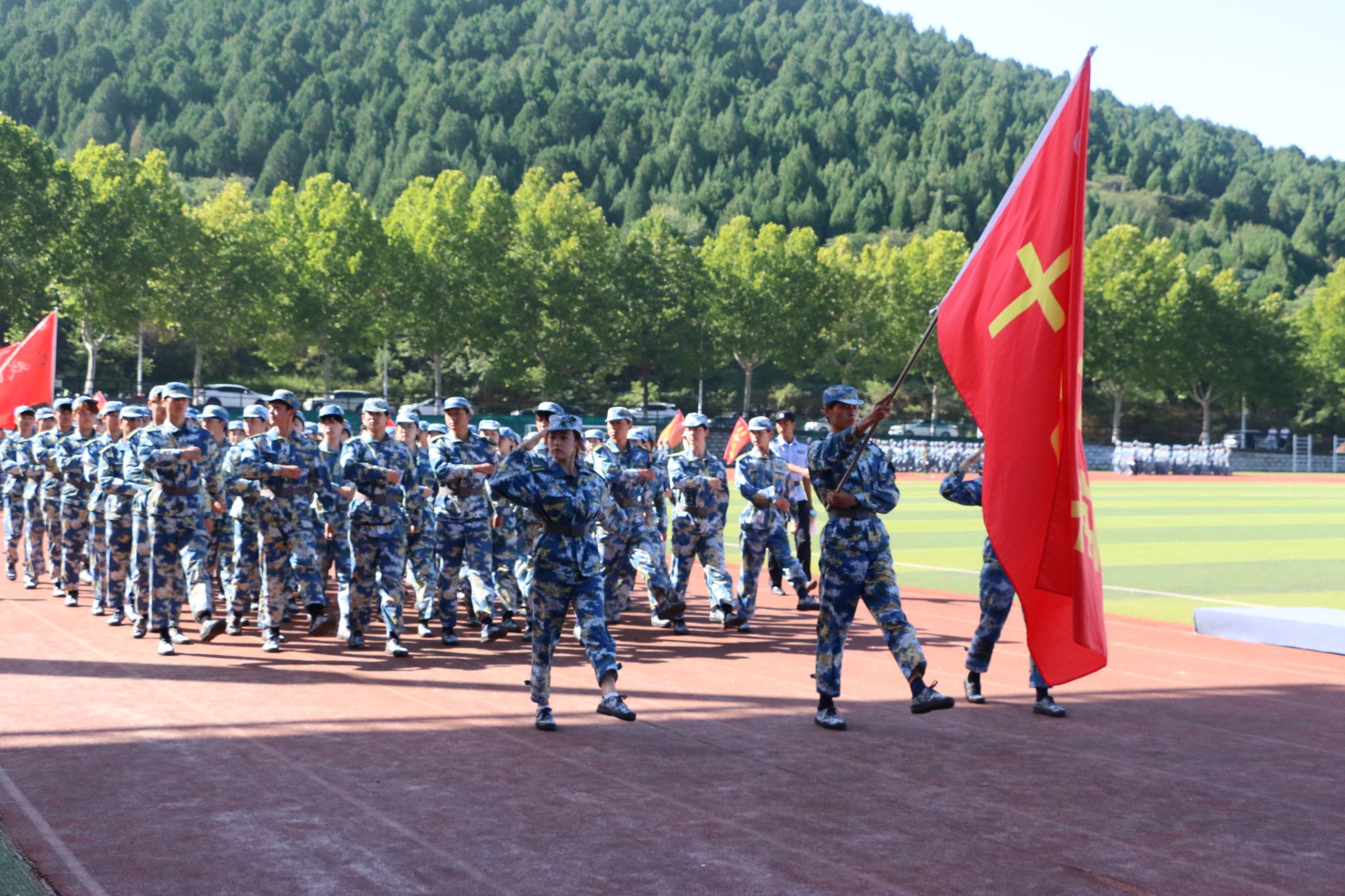迷彩砺青春，热血启新程 | 舞蹈学院2025届新...